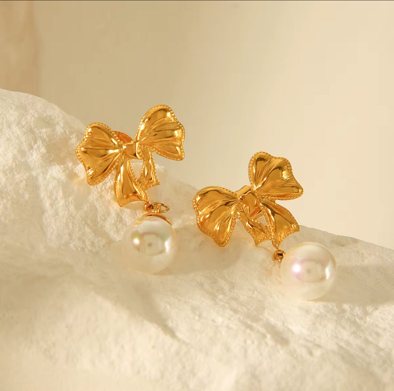 Bow earrings