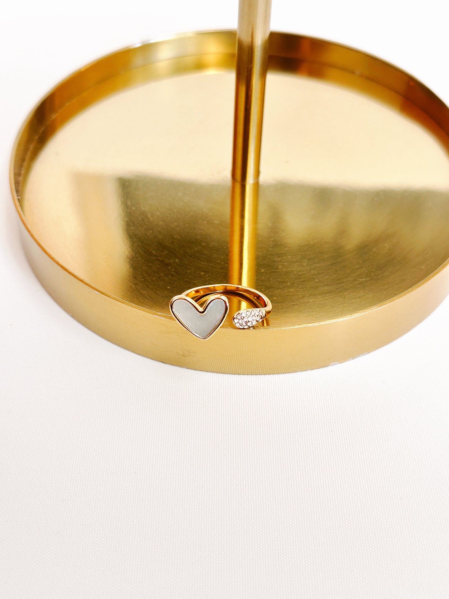 White heart ring 