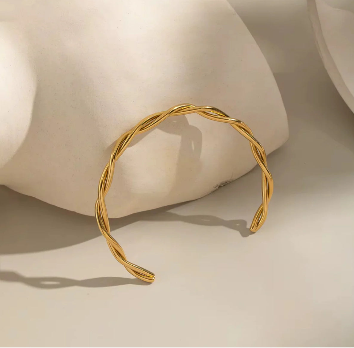 Linea Twist Bangle