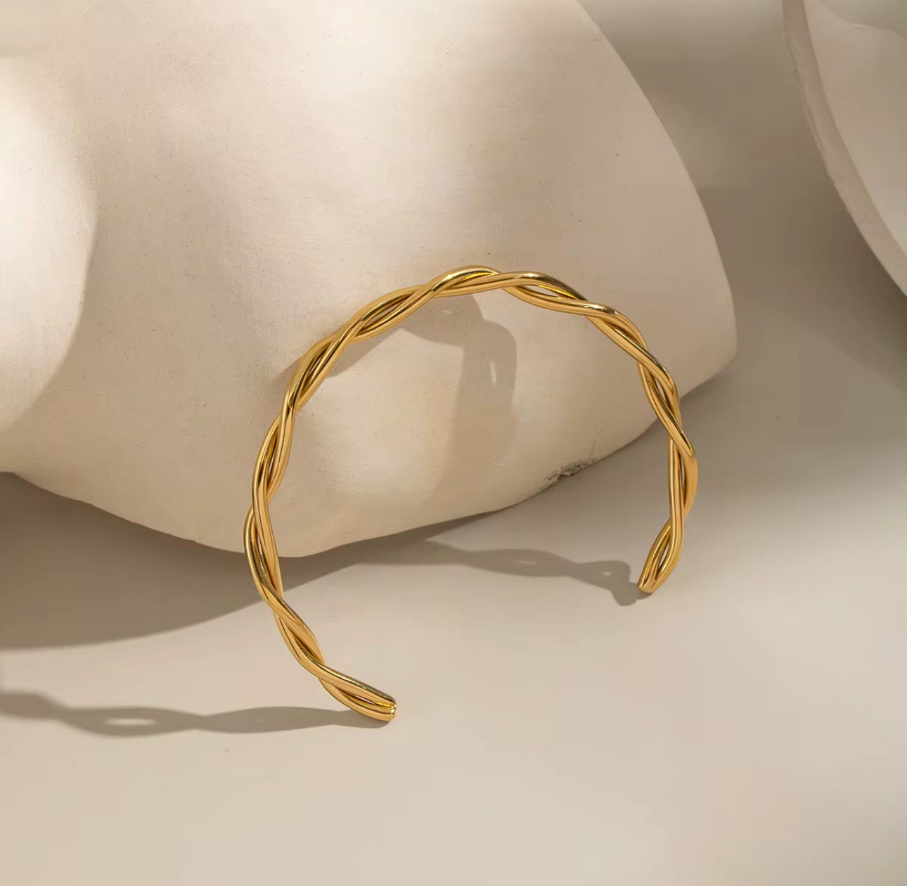 Linea Twist Bangle