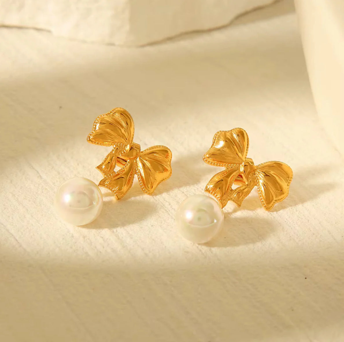 Bow earrings