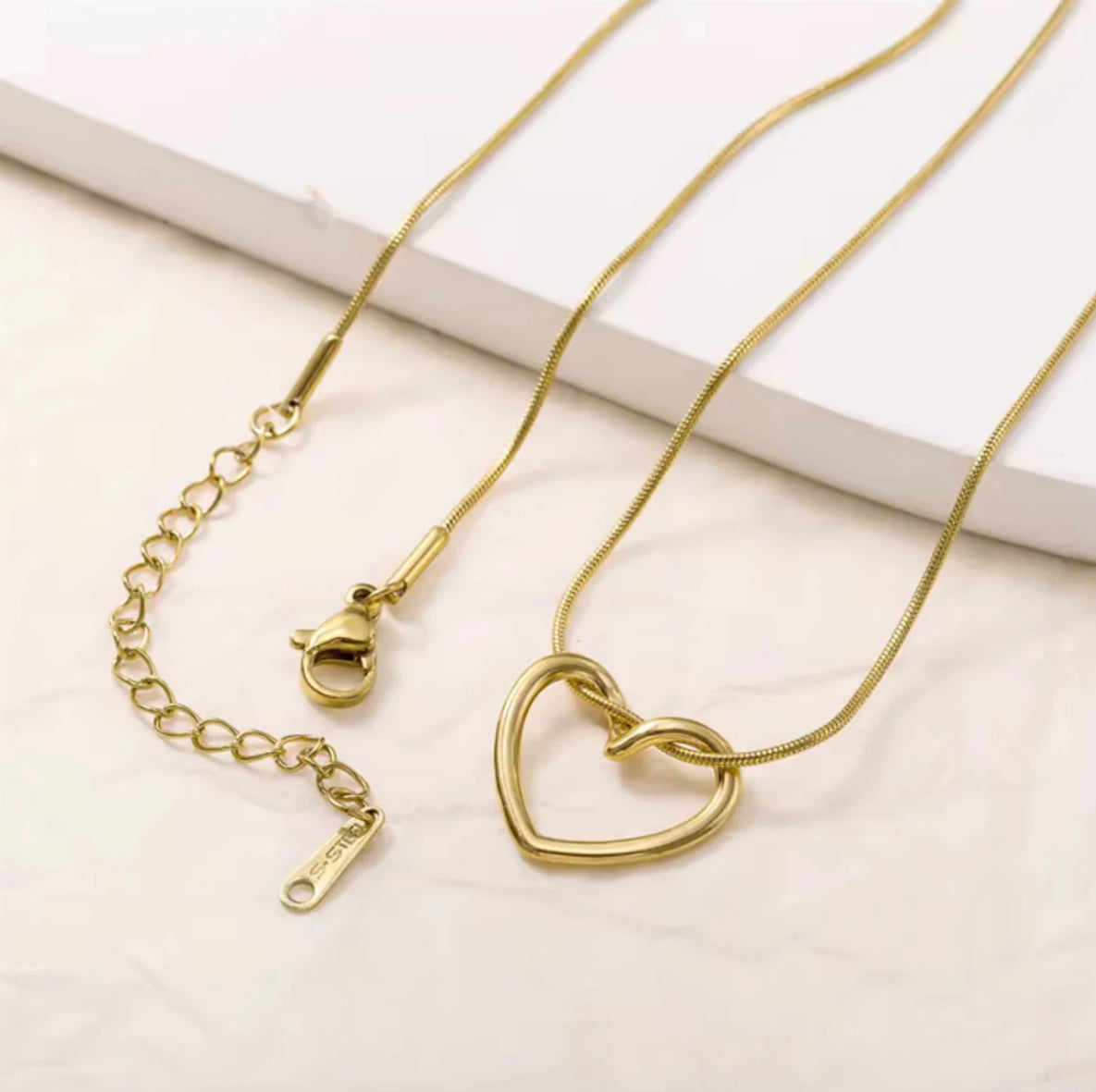 Heartline necklace
